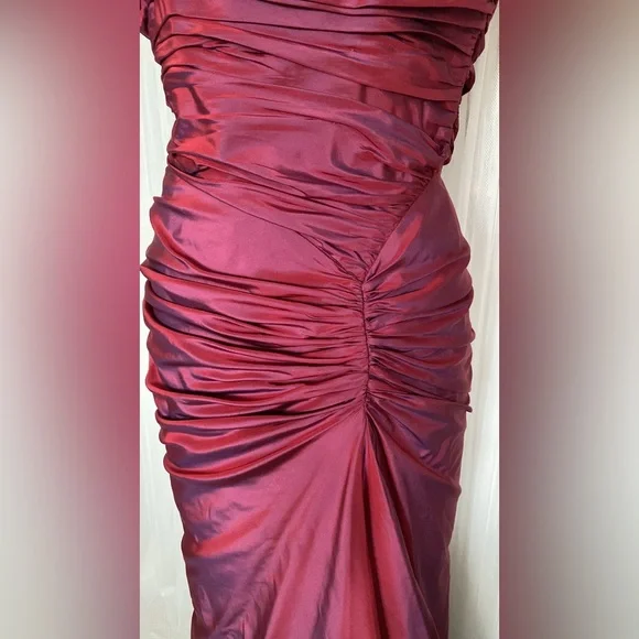 Vintage 1990’s elegant Tadashi ball/evening taffeta! Mermaid with a train - Picture 6 of 17